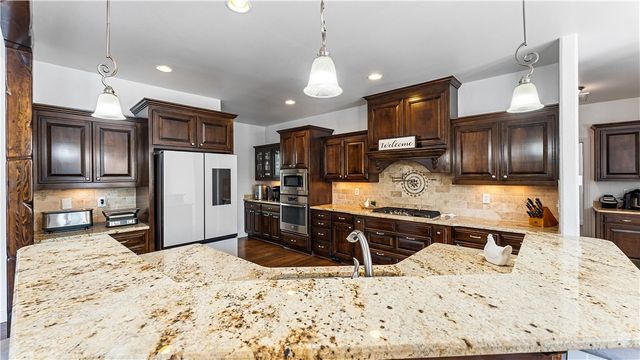 3607 NW Riverbend Road, Bentonville, AR 72712