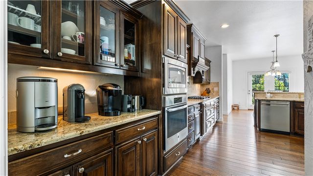 3607 NW Riverbend Road, Bentonville, AR 72712