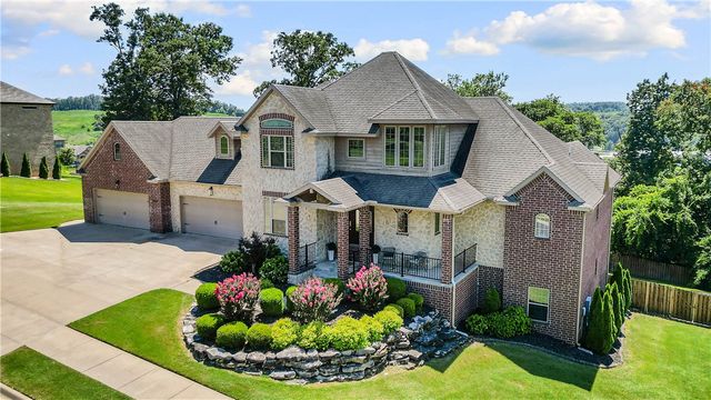 3607 NW Riverbend Road, Bentonville, AR 72712