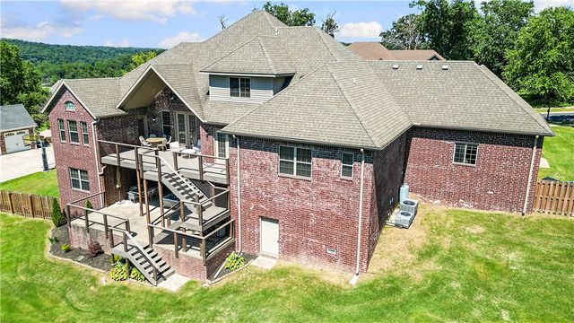 3607 NW Riverbend Road, Bentonville, AR 72712