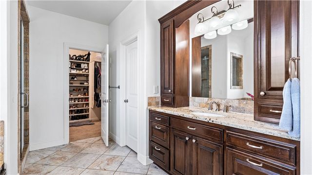 3607 NW Riverbend Road, Bentonville, AR 72712