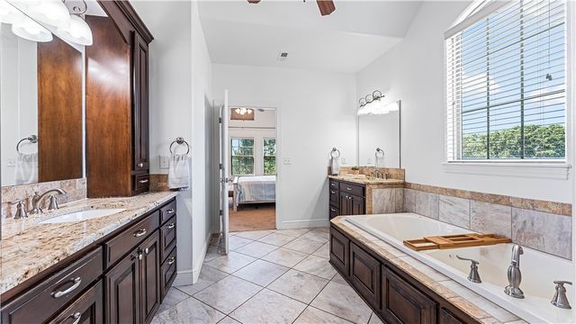 3607 NW Riverbend Road, Bentonville, AR 72712