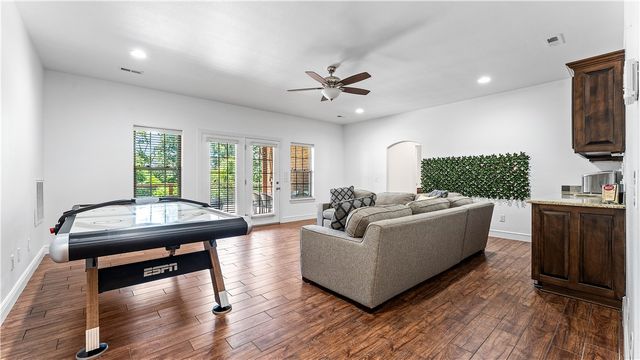 3607 NW Riverbend Road, Bentonville, AR 72712