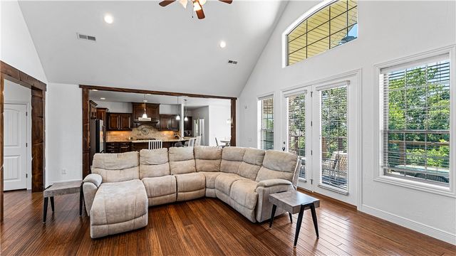 3607 NW Riverbend Road, Bentonville, AR 72712