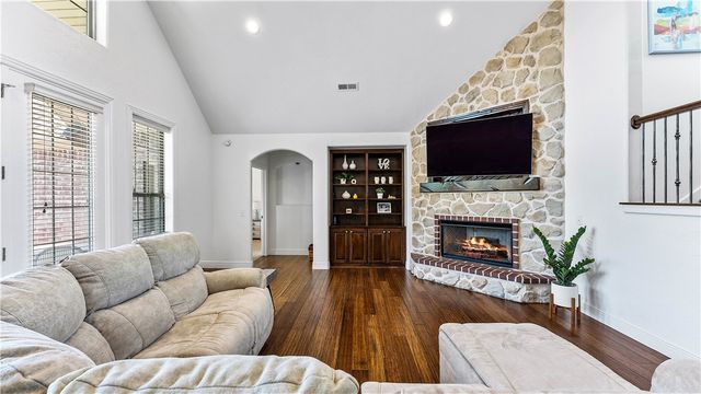 3607 NW Riverbend Road, Bentonville, AR 72712