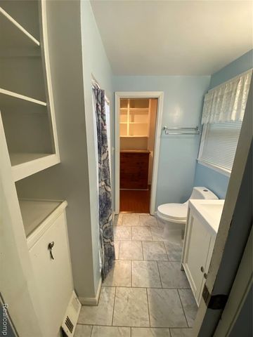 21114 Huntington Avenue, Harper Woods, MI 48225