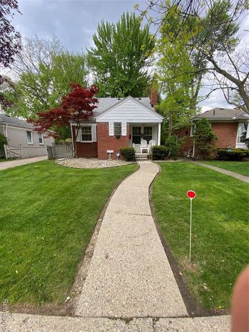 21114 Huntington Avenue, Harper Woods, MI 48225