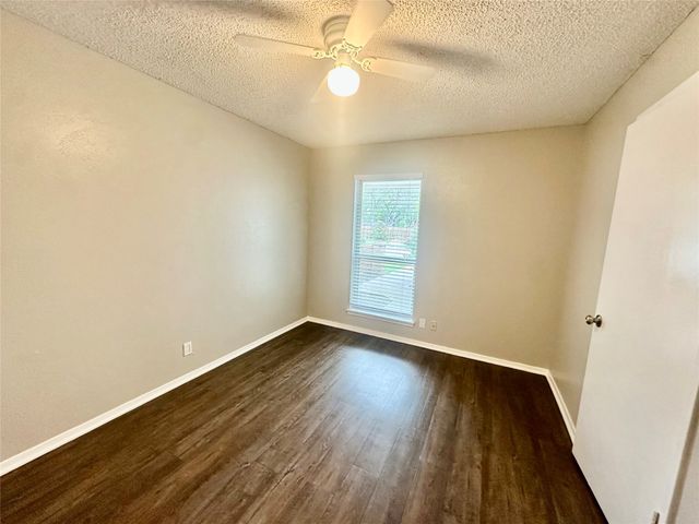 934 Cottonwood Trail, Benbrook, TX 76126