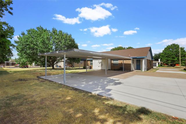 934 Cottonwood Trail, Benbrook, TX 76126