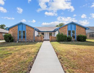 934 Cottonwood Trail, Benbrook, TX 76126