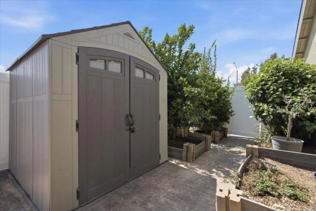 7617 Prairie Mound Way, San Diego, CA 92139