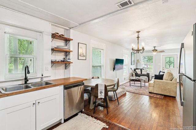 107 W Gilbert, Falls City, TX 78113