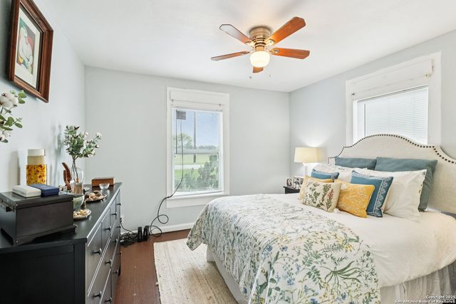 107 W Gilbert, Falls City, TX 78113