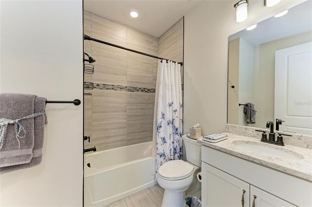 7502 SUMMERLAND COVE, Lakewood Ranch, FL 34202