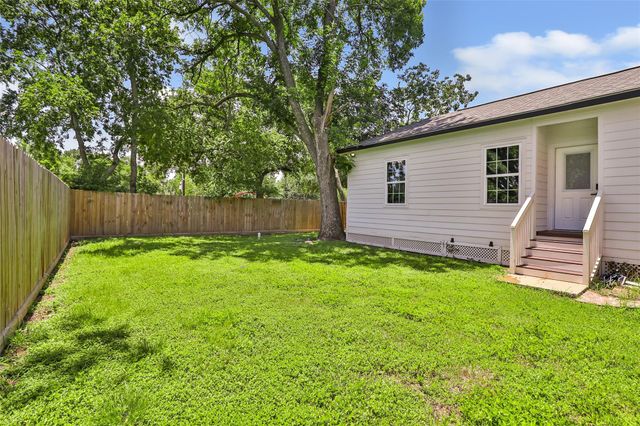 802 Thomas Avenue, Pasadena, TX 77506