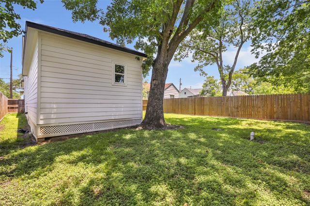802 Thomas Avenue, Pasadena, TX 77506