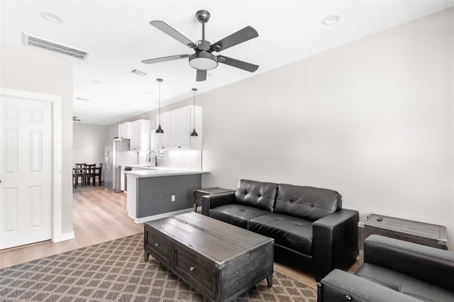 802 Thomas Avenue, Pasadena, TX 77506