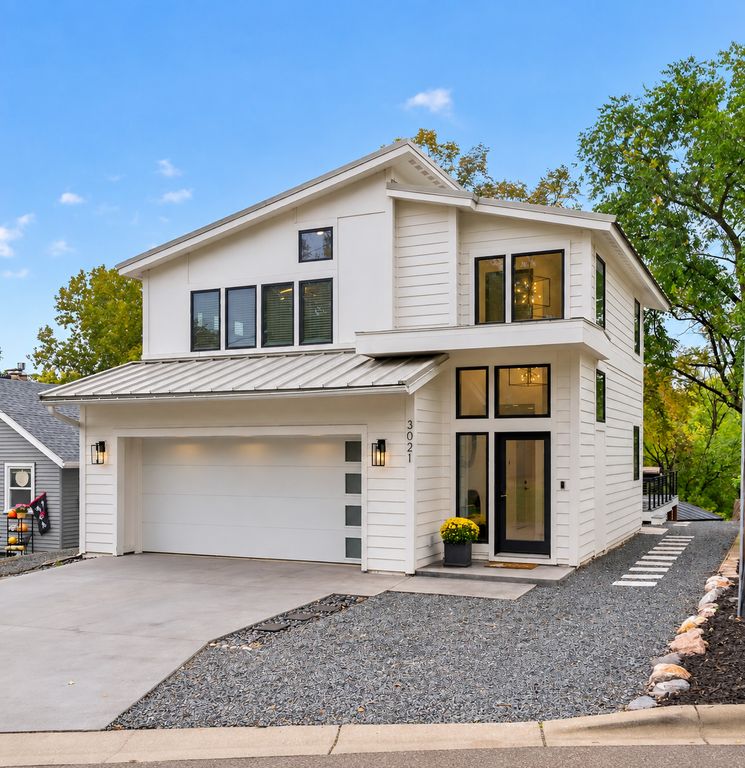 3021 Lake Shore Boulevard, Minnetonka, MN 55391 — exterior