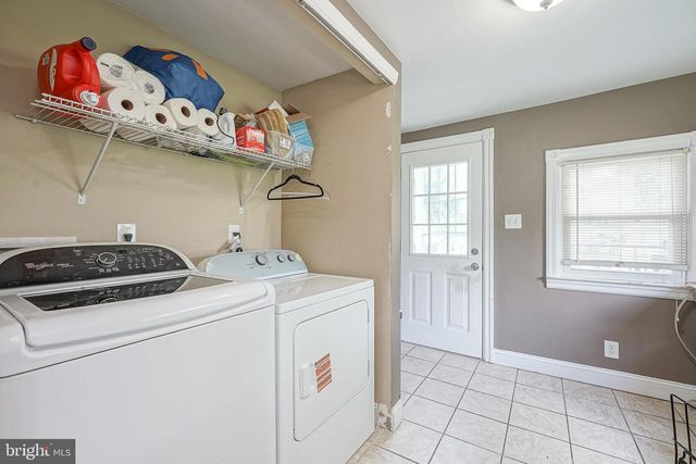 15 S WALNUT AVE, Maple Shade, NJ 08052