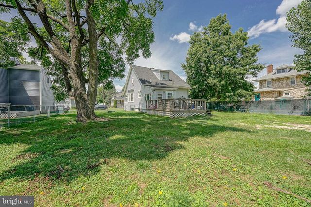 15 S WALNUT AVE, Maple Shade, NJ 08052