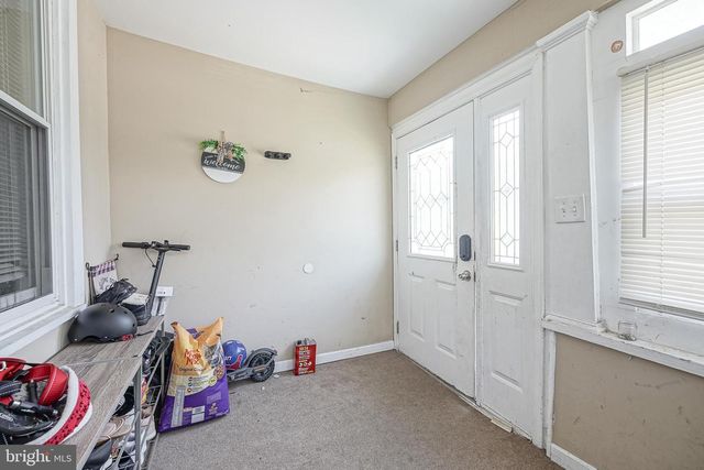 15 S WALNUT AVE, Maple Shade, NJ 08052