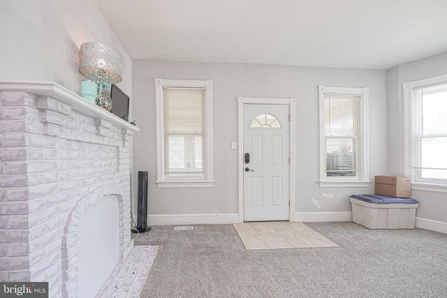 15 S WALNUT AVE, Maple Shade, NJ 08052