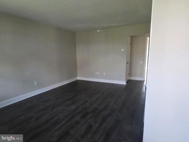 18 ROBERTS PL, Willingborough, NJ 08046