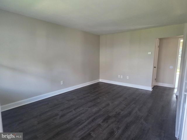 18 ROBERTS PL, Willingborough, NJ 08046