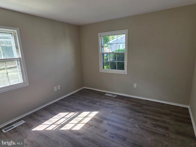 18 ROBERTS PL, Willingborough, NJ 08046