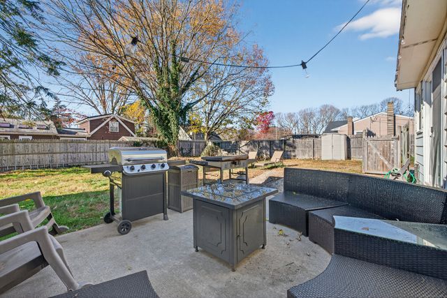 5 Robin Lane, Clinton, CT 06413