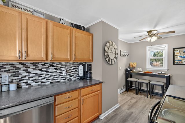 5 Robin Lane, Clinton, CT 06413