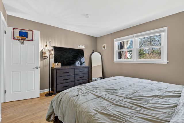 5 Robin Lane, Clinton, CT 06413