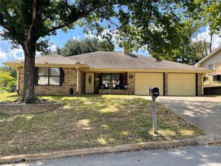 150 Holly Court, Buffalo, TX 75831
