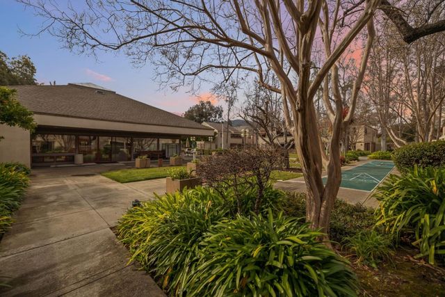 453 Alberto Way D155, Los Gatos, CA 95032