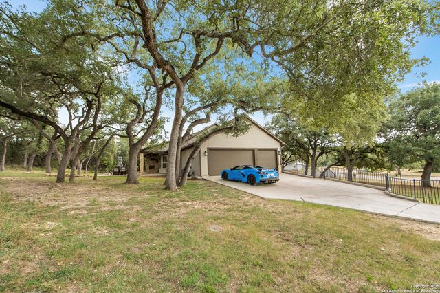 663 PRIVATE ROAD 1712, Mico, TX 78056