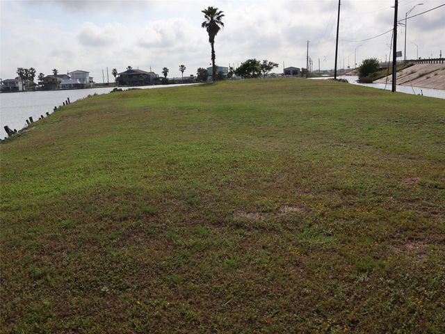 3401 Highway 6, Hitchcock, TX 77563