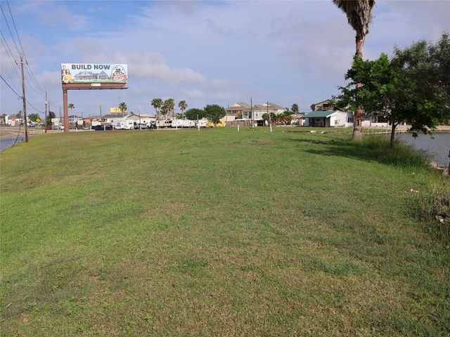 3401 Highway 6, Hitchcock, TX 77563