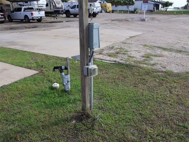 3401 Highway 6, Hitchcock, TX 77563