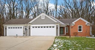 6828 Country Lane Drive, Springfield Charter Township, MI 48350