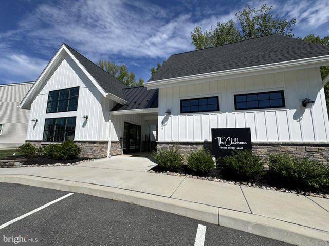 678 MAYFIELD FALLS DR, Newark, DE 19702