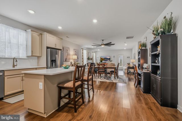 678 MAYFIELD FALLS DR, Newark, DE 19702