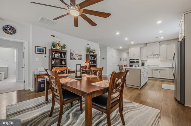 678 MAYFIELD FALLS DR, Newark, DE 19702