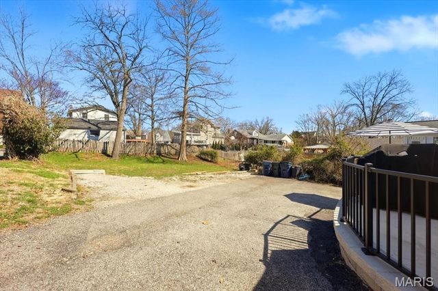 7729 Murdoch Avenue, Shrewsbury, MO 63119