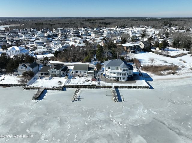 18 High Tide Drive, Waretown, NJ 08758