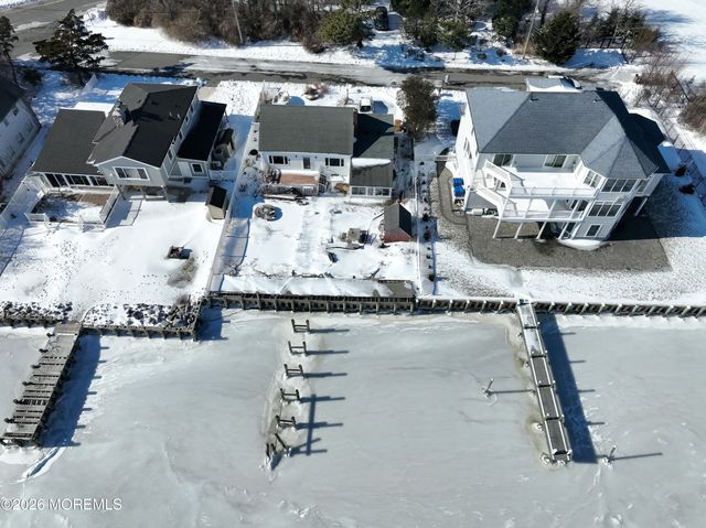 18 High Tide Drive, Waretown, NJ 08758