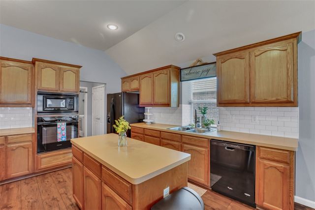 4500 Southbend Drive, Fort Worth, TX 76123