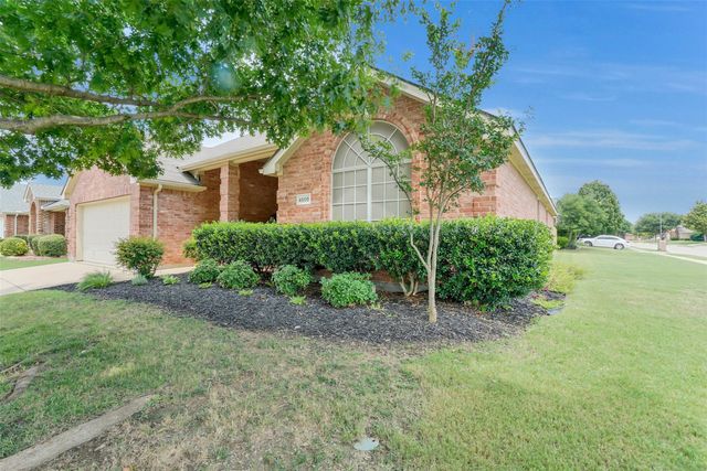 4500 Southbend Drive, Fort Worth, TX 76123
