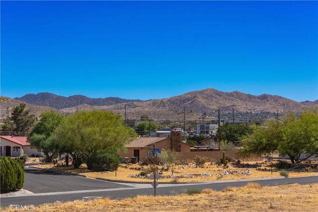 6770 Lindbergh Lane, Yucca Valley, CA 92284