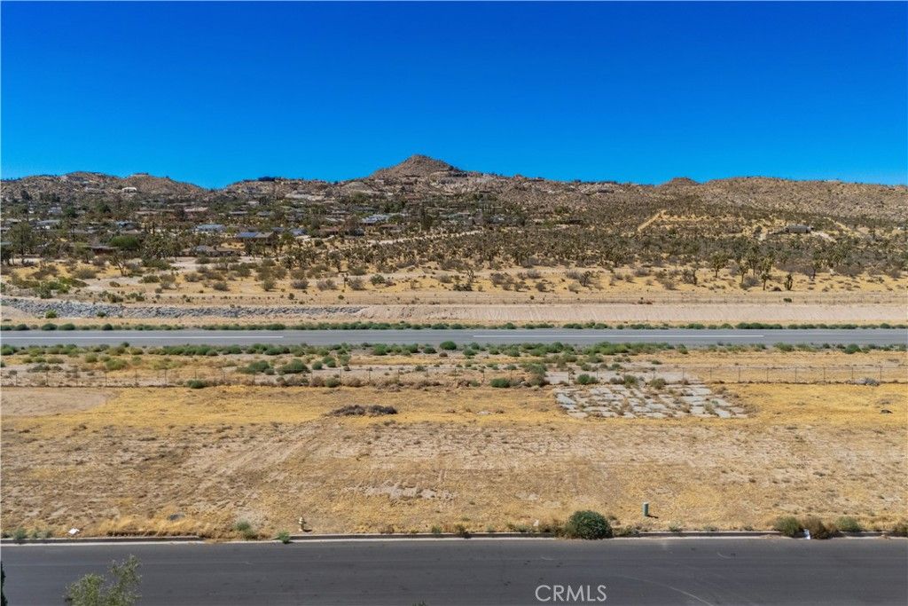 Image 10 of property listing at 6770 Lindbergh Lane, Yucca Valley, CA 92284