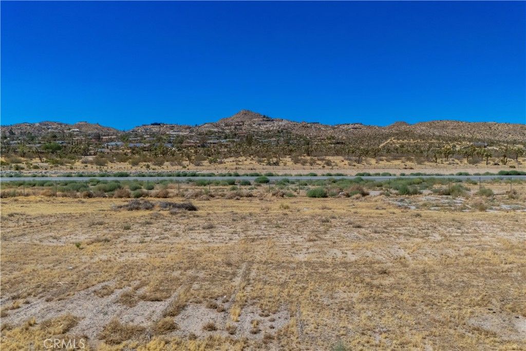 Image 12 of property listing at 6770 Lindbergh Lane, Yucca Valley, CA 92284
